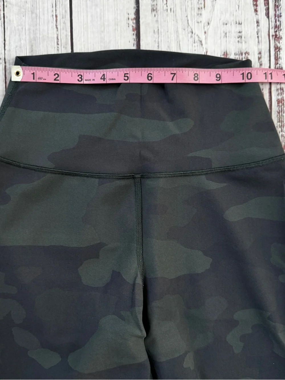 ALO Yoga Dark Camo High Waist Leggings Size Small Green Black Athletic Yoga